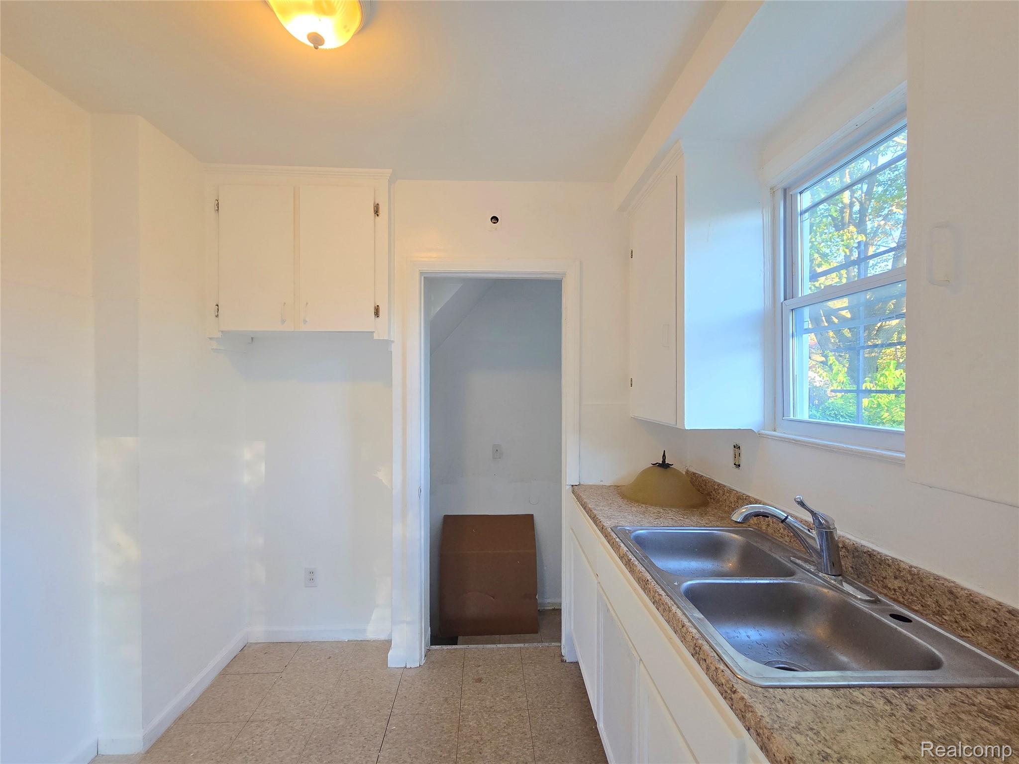 16740 STAHELIN Avenue