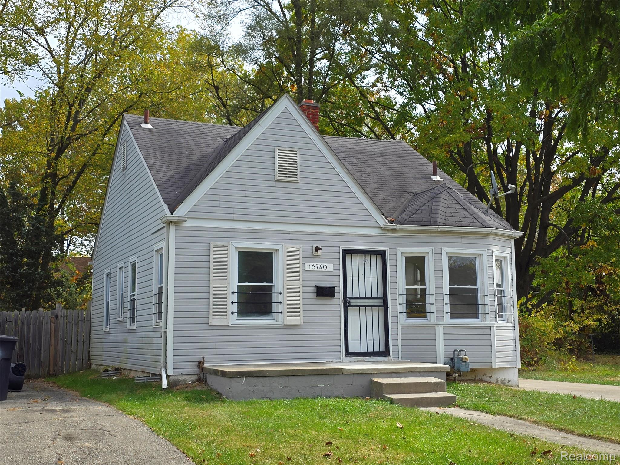 16740 STAHELIN Avenue