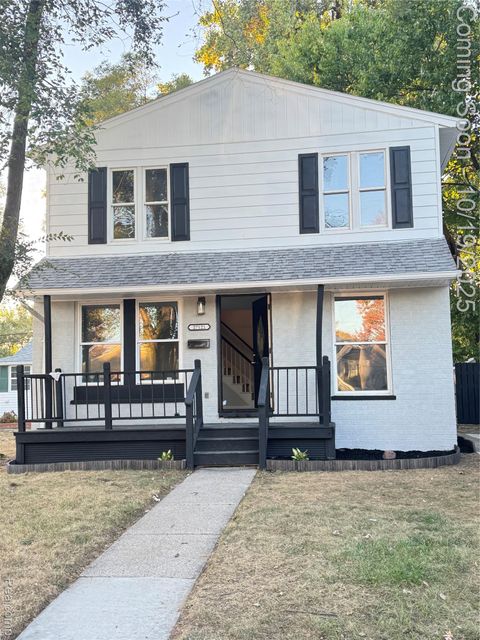 27121 Brush Street Madison Heights City MI 48071