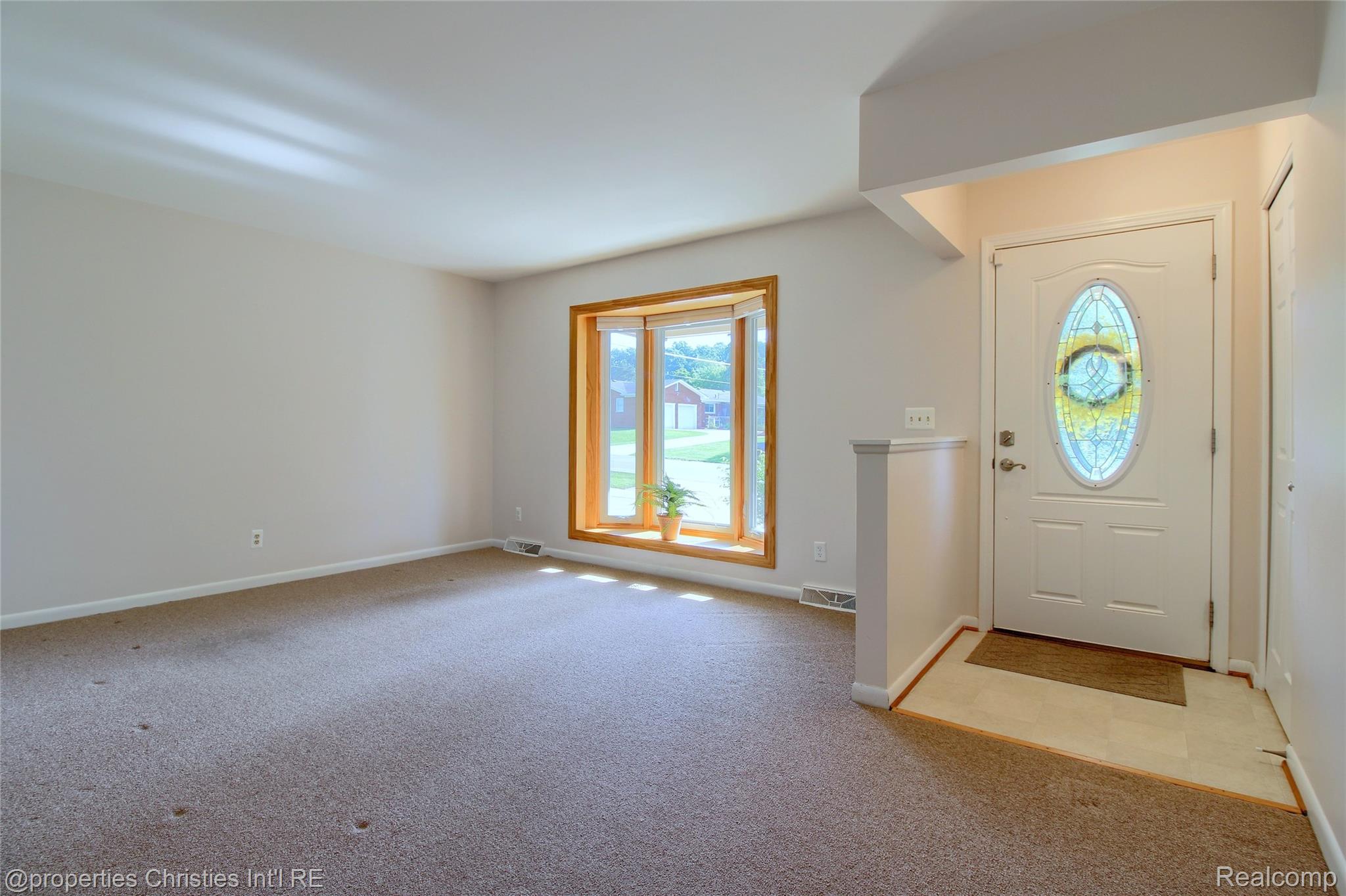 565 Center Ridge