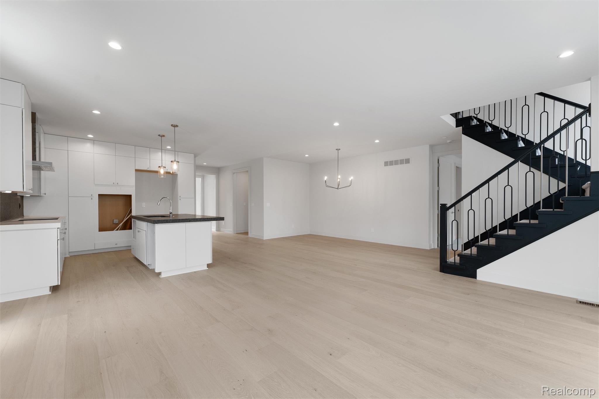 39 South Trail Court