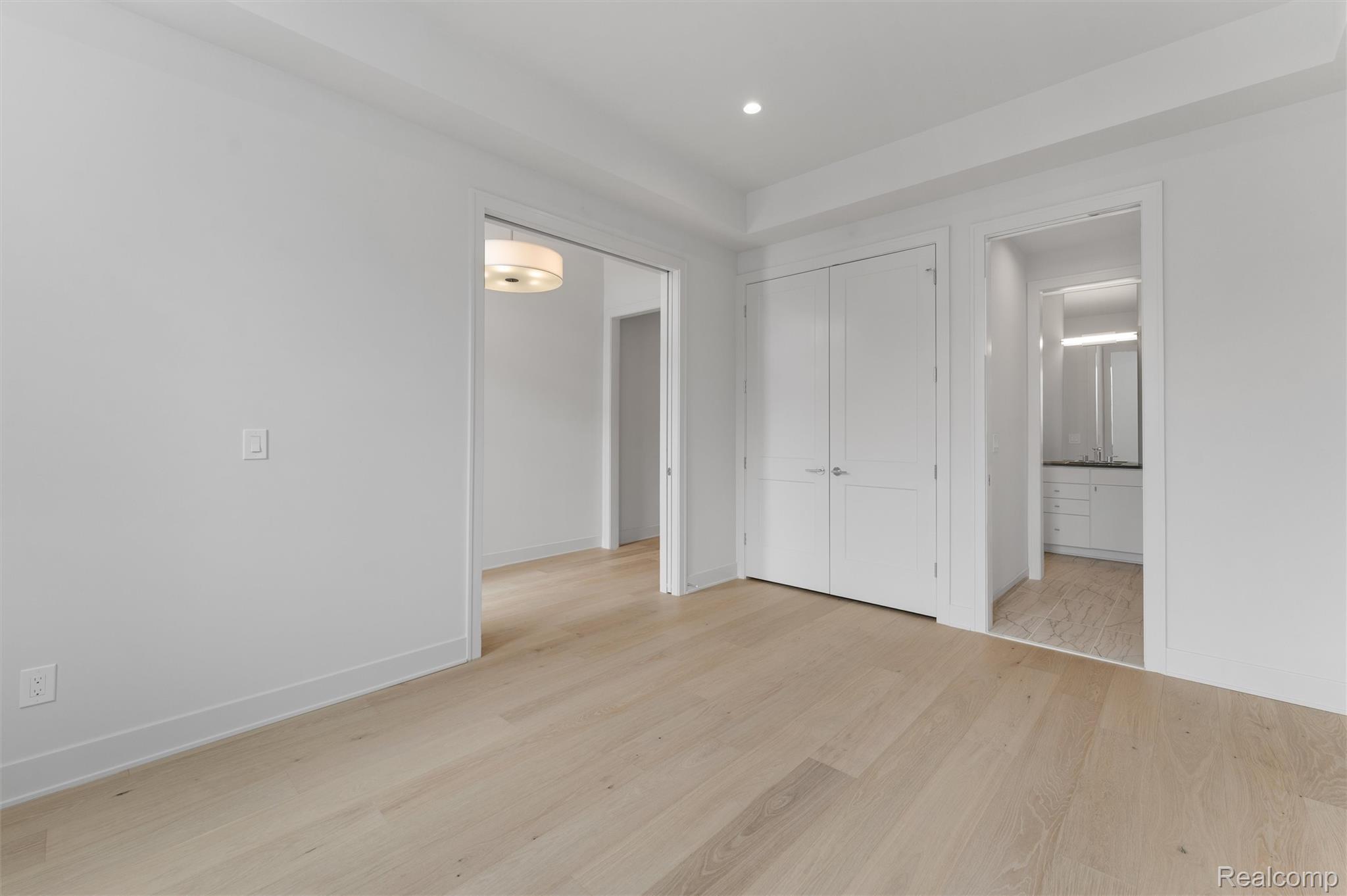 39 South Trail Court