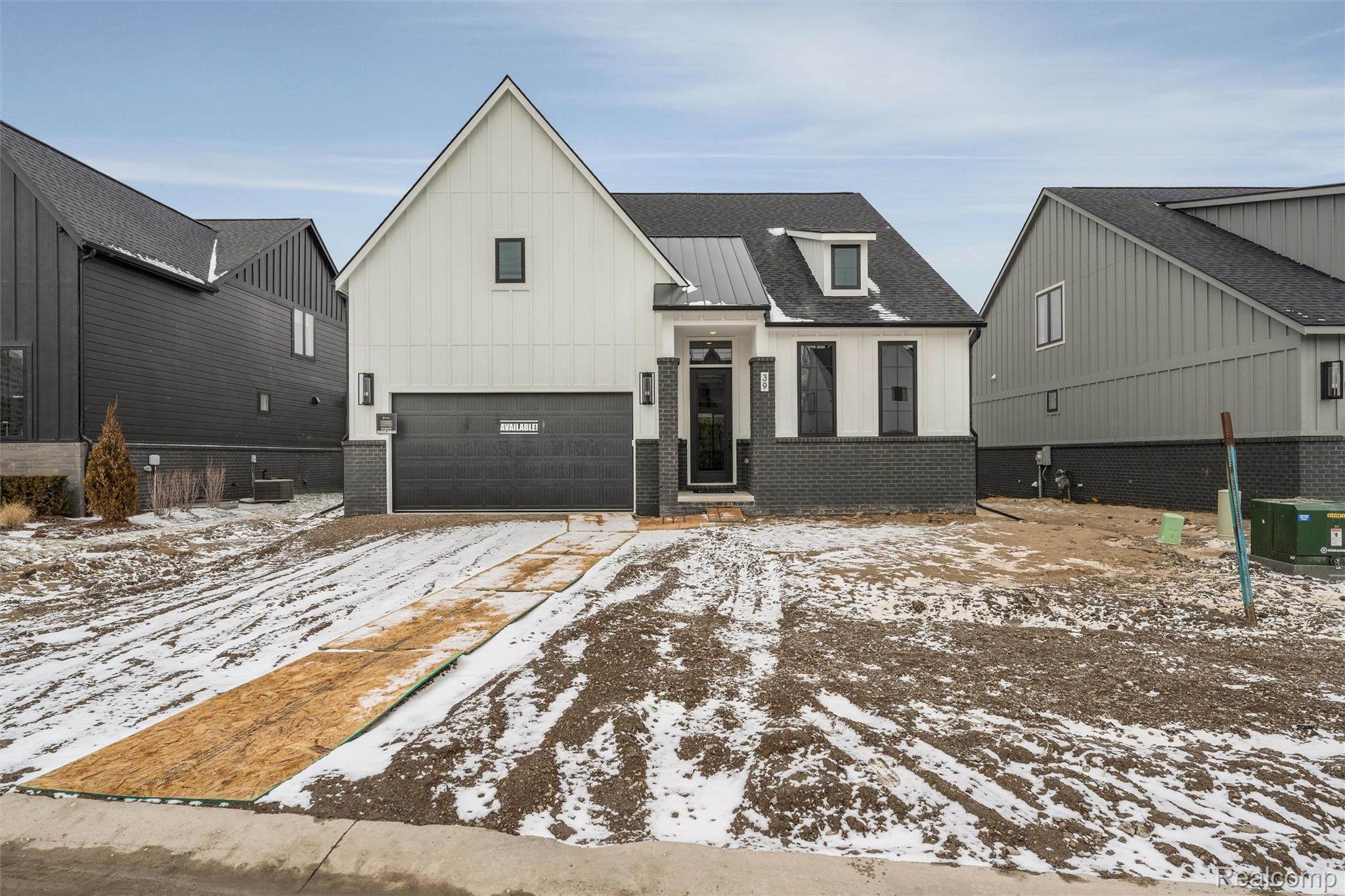 39 South Trail Court