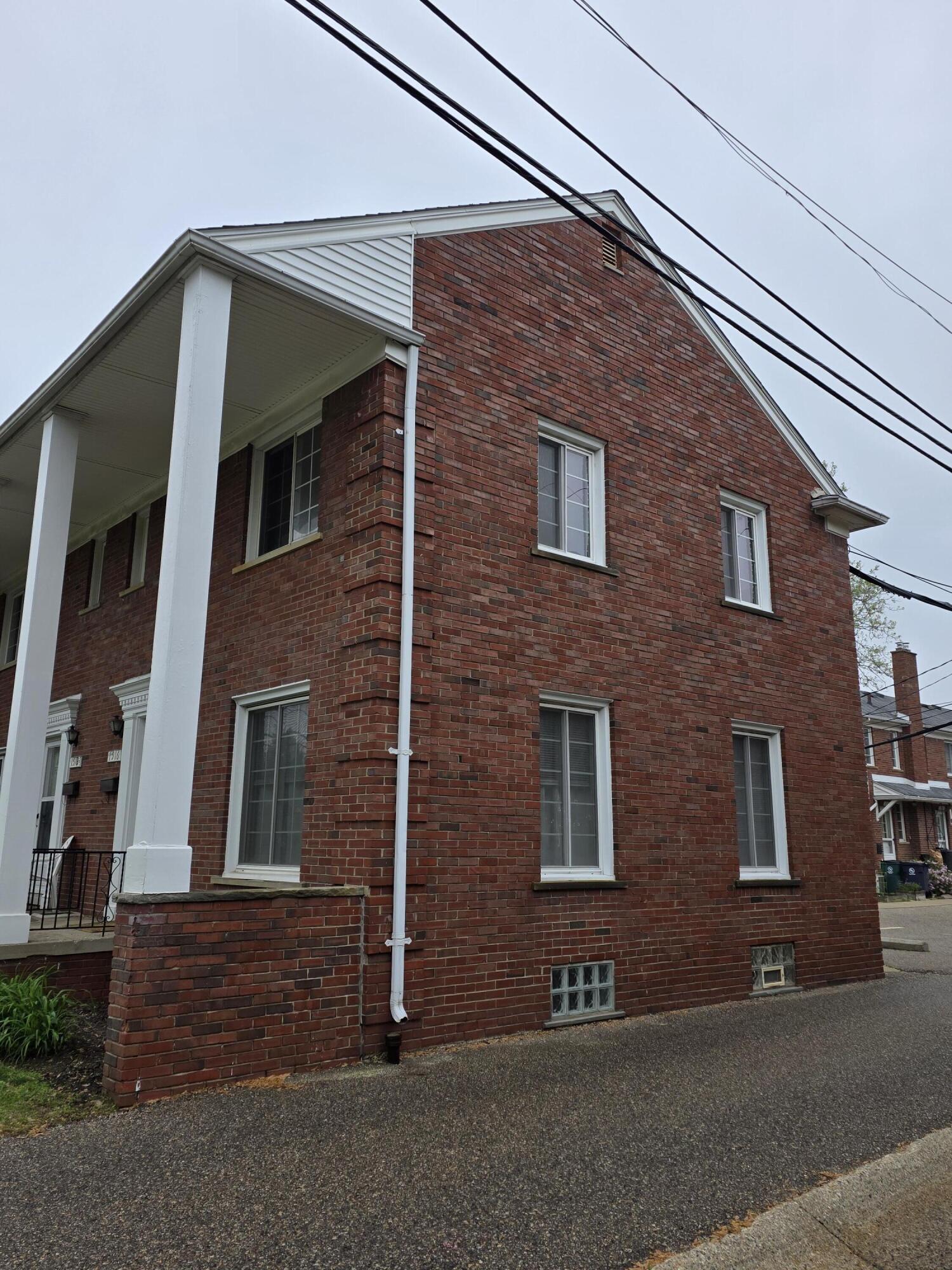 1516 W Webster Road