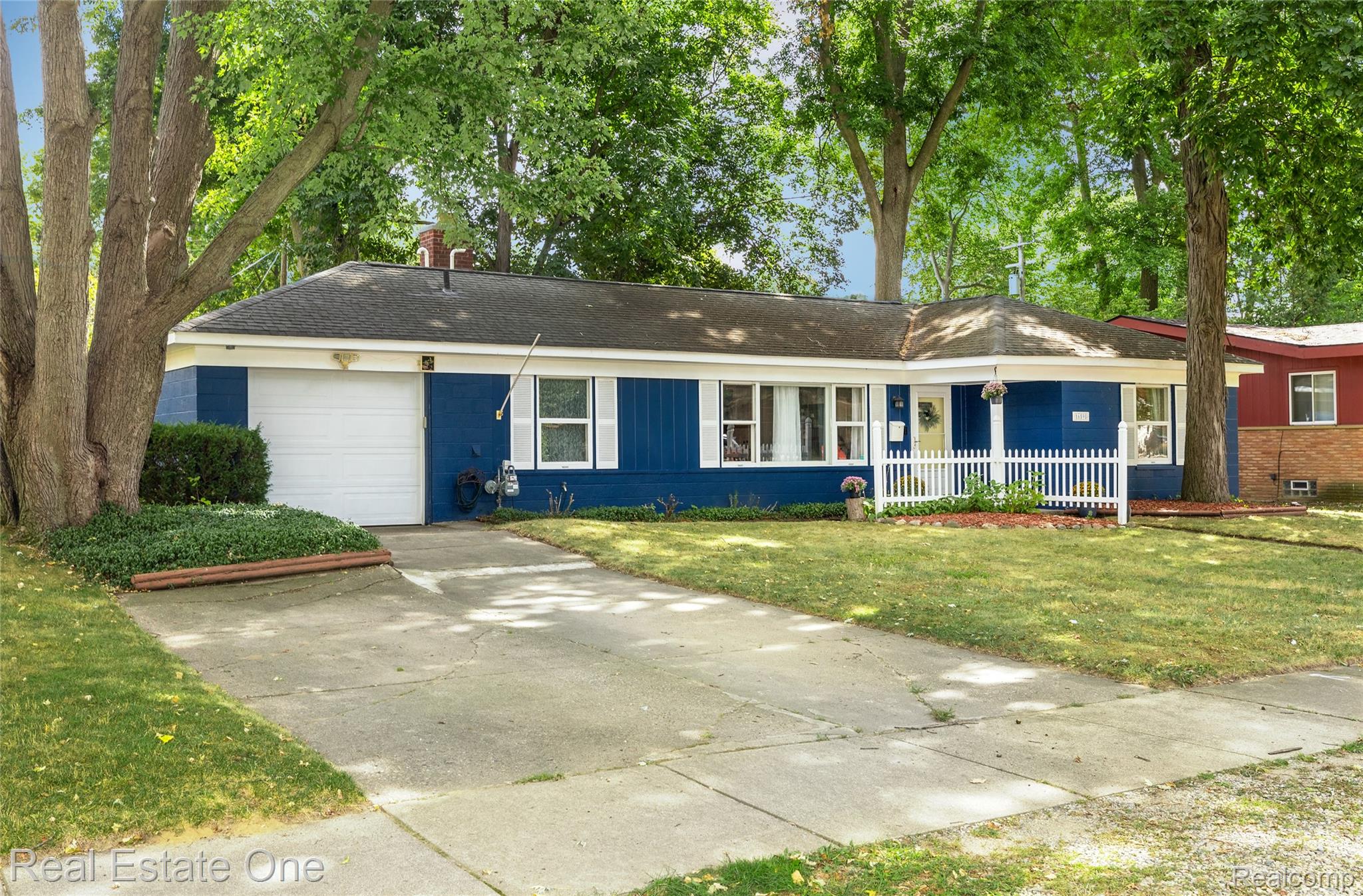 16598 Lexington