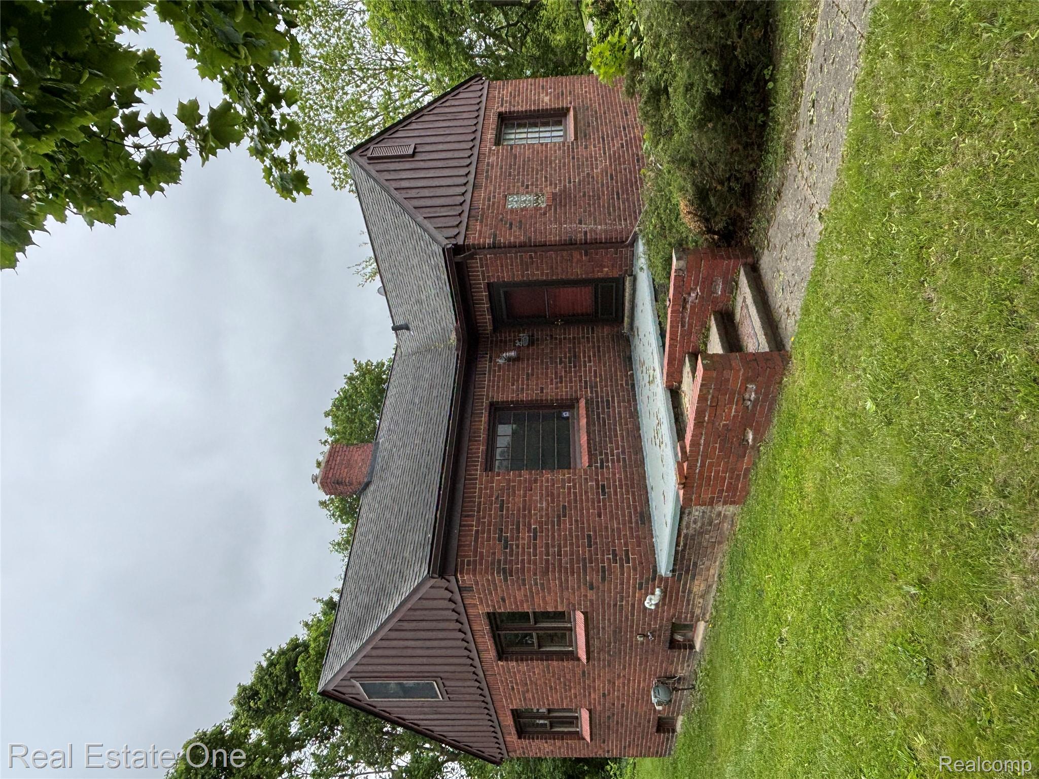 109 W Kennett Road