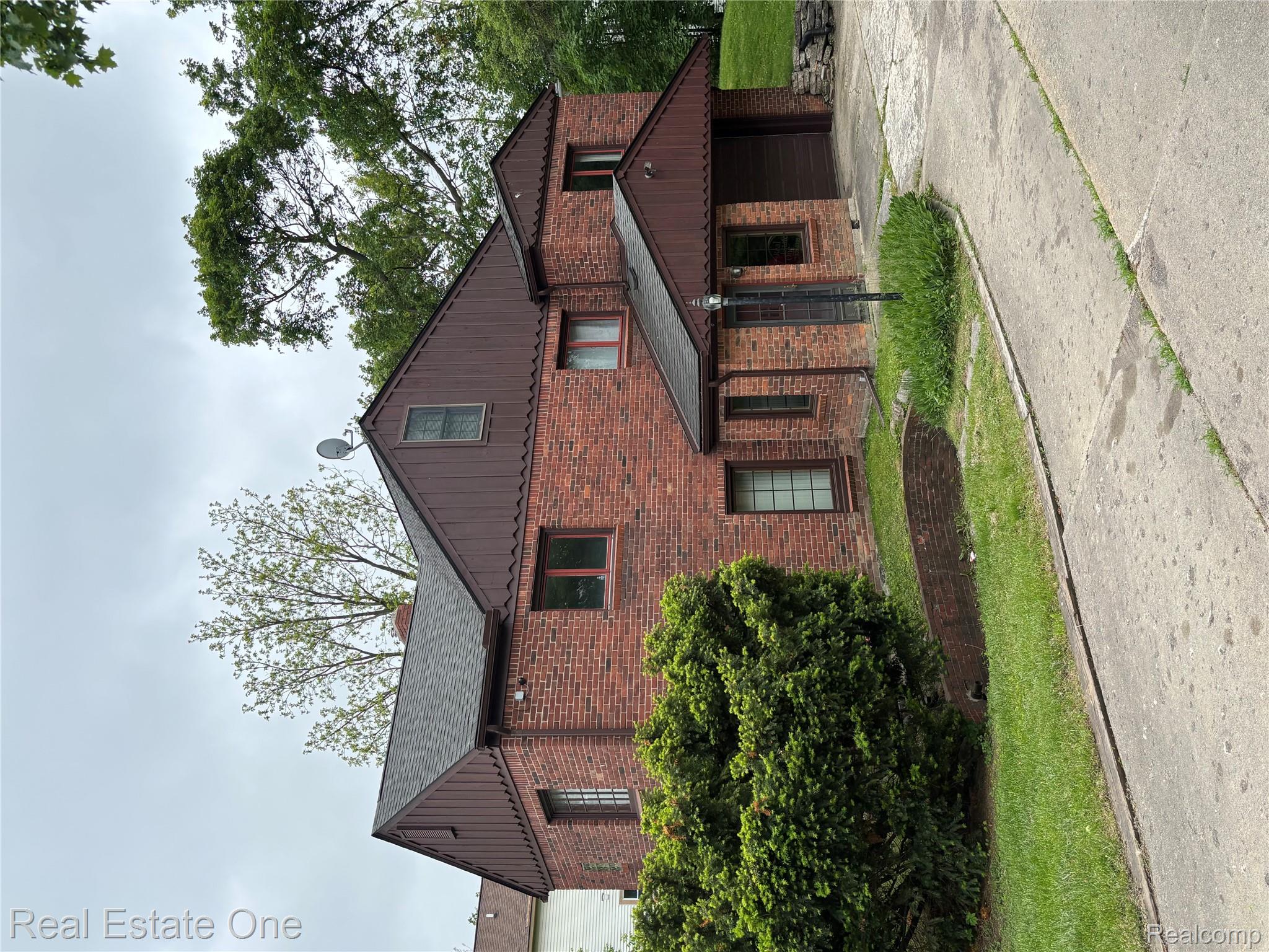 109 W Kennett Road