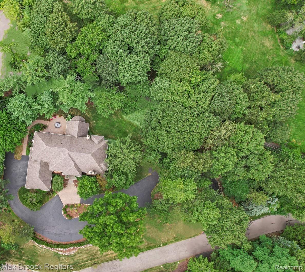 60 Kingsley Manor Drive