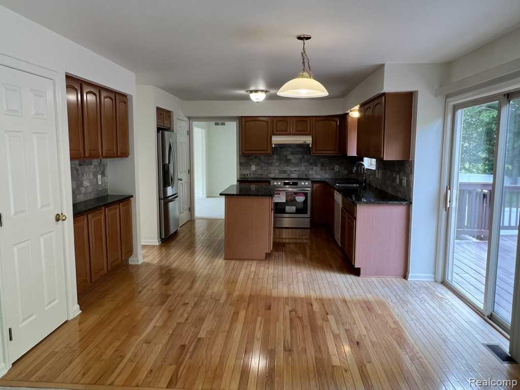 5931 Cedar Ridge Drive