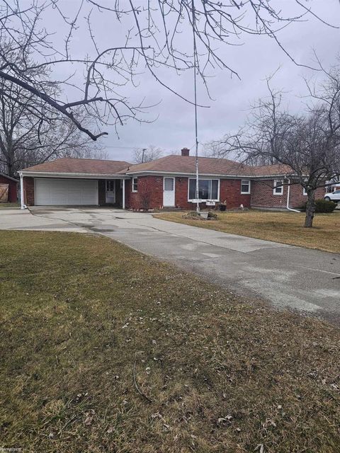 5882 King Road China Township MI 48054