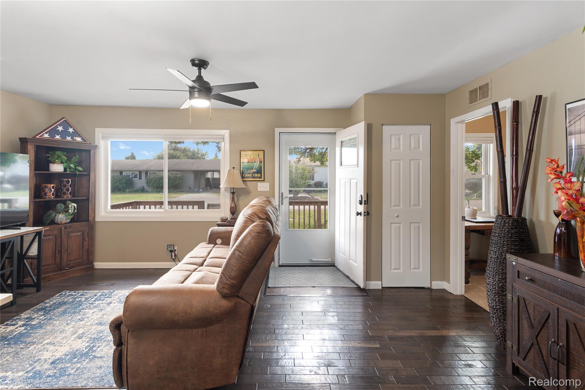 3119 Lakeview Street