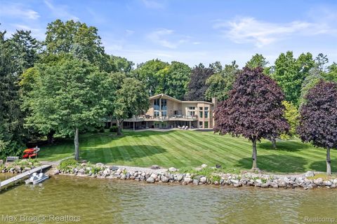 3333 W Shore Drive Orchard Lake Village City MI 48324