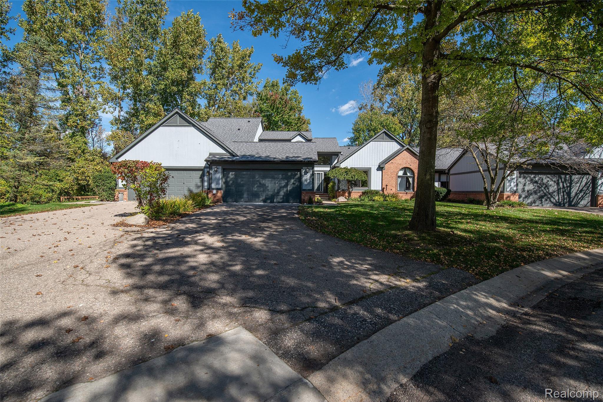 2762 Lochmoor Boulevard 17