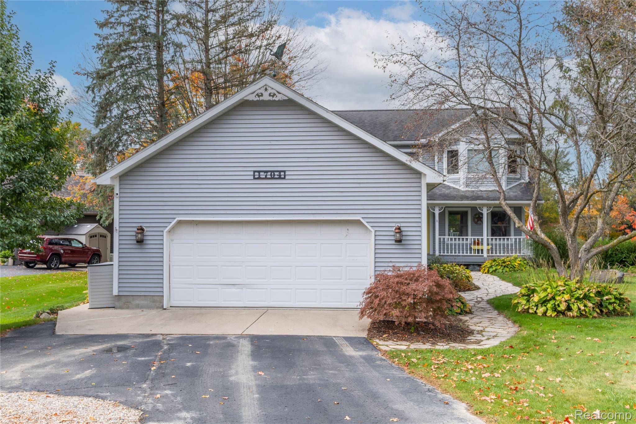 1704 Lakewood Circle