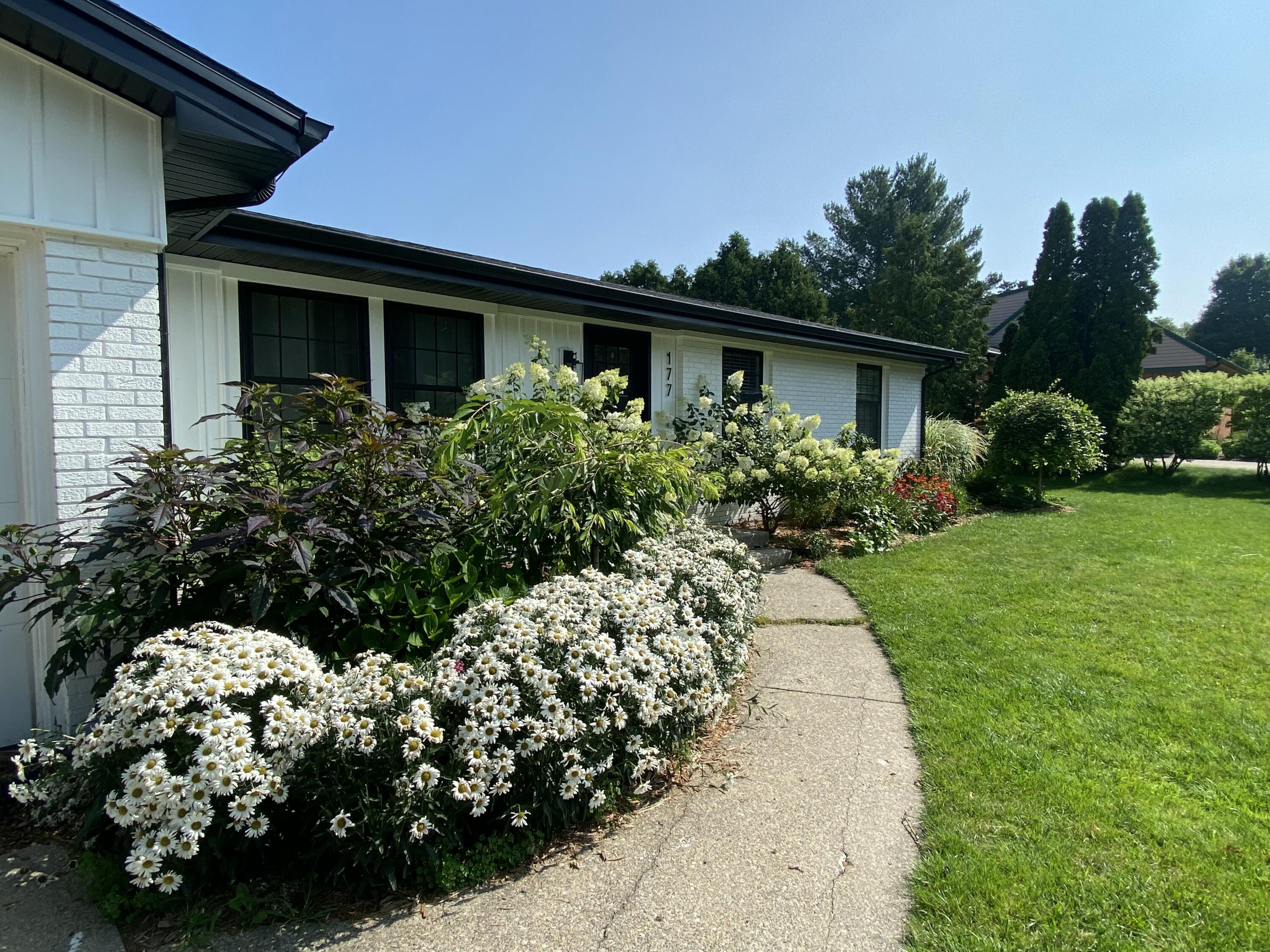 177 Boltwood Drive NE