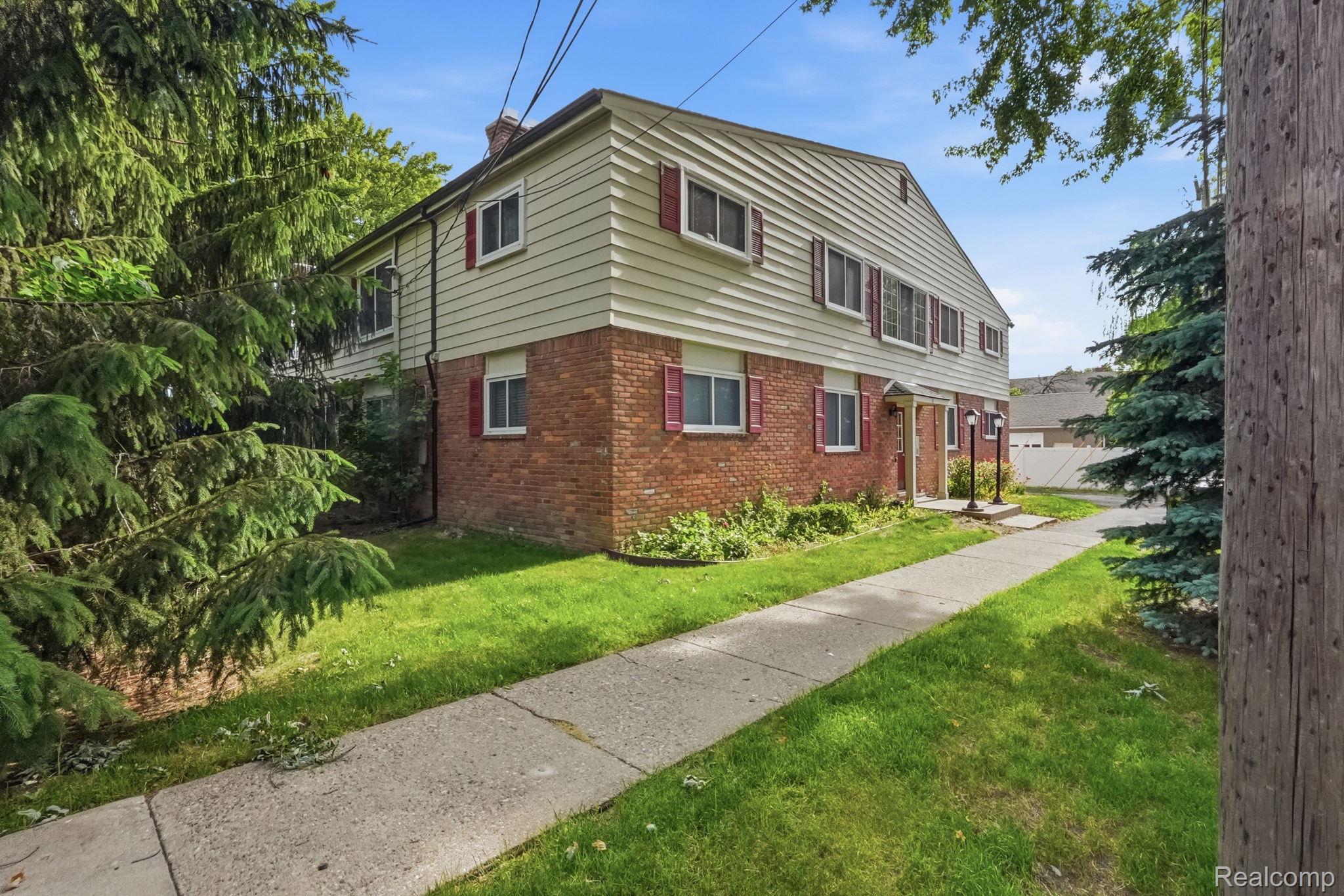 701 W Maple Road
