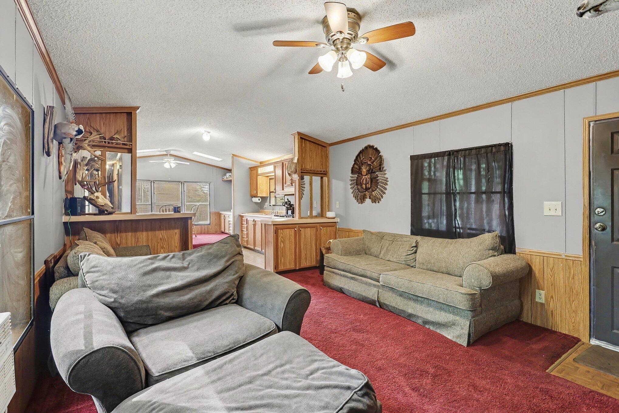 912 S Bossett Road