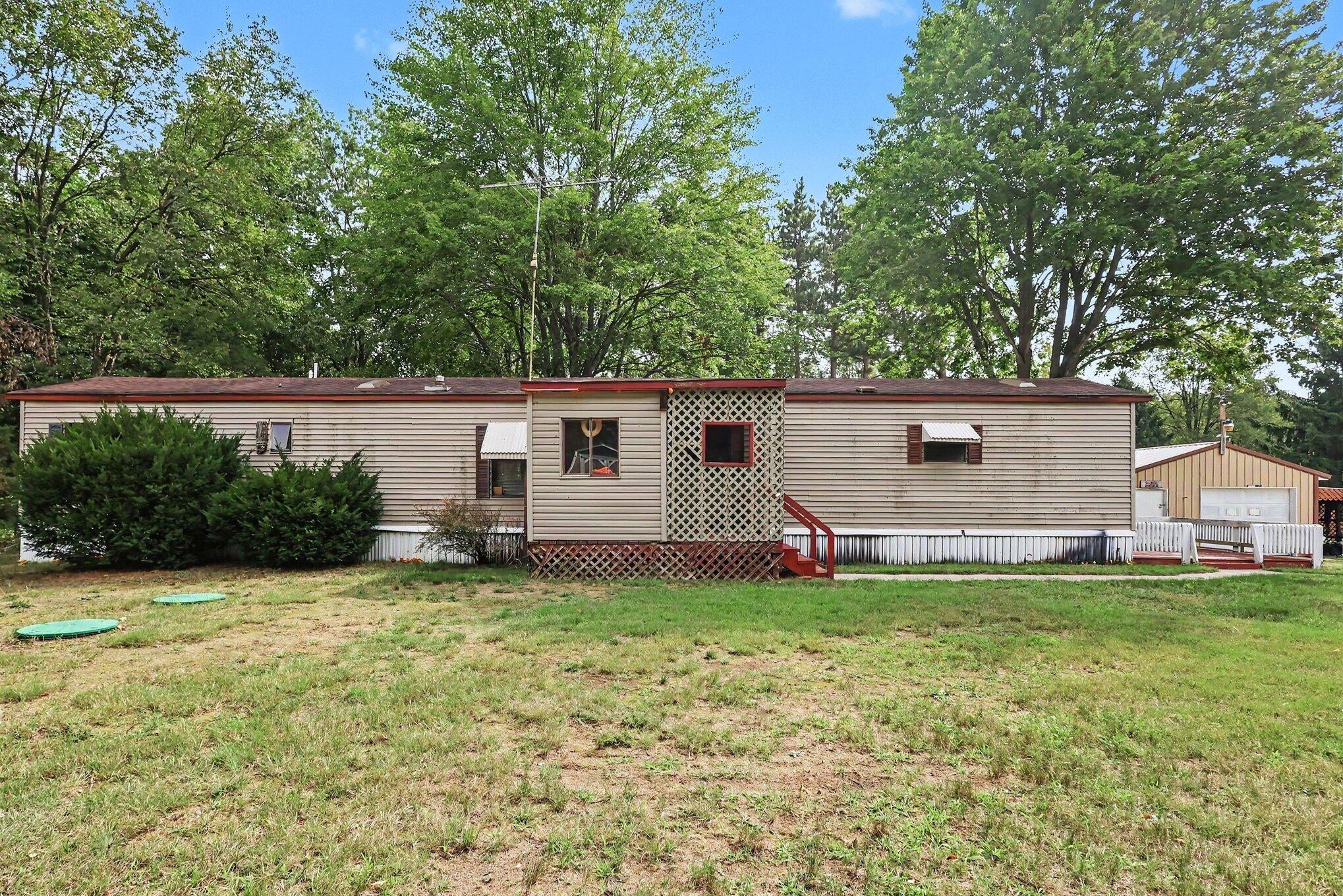 912 S Bossett Road