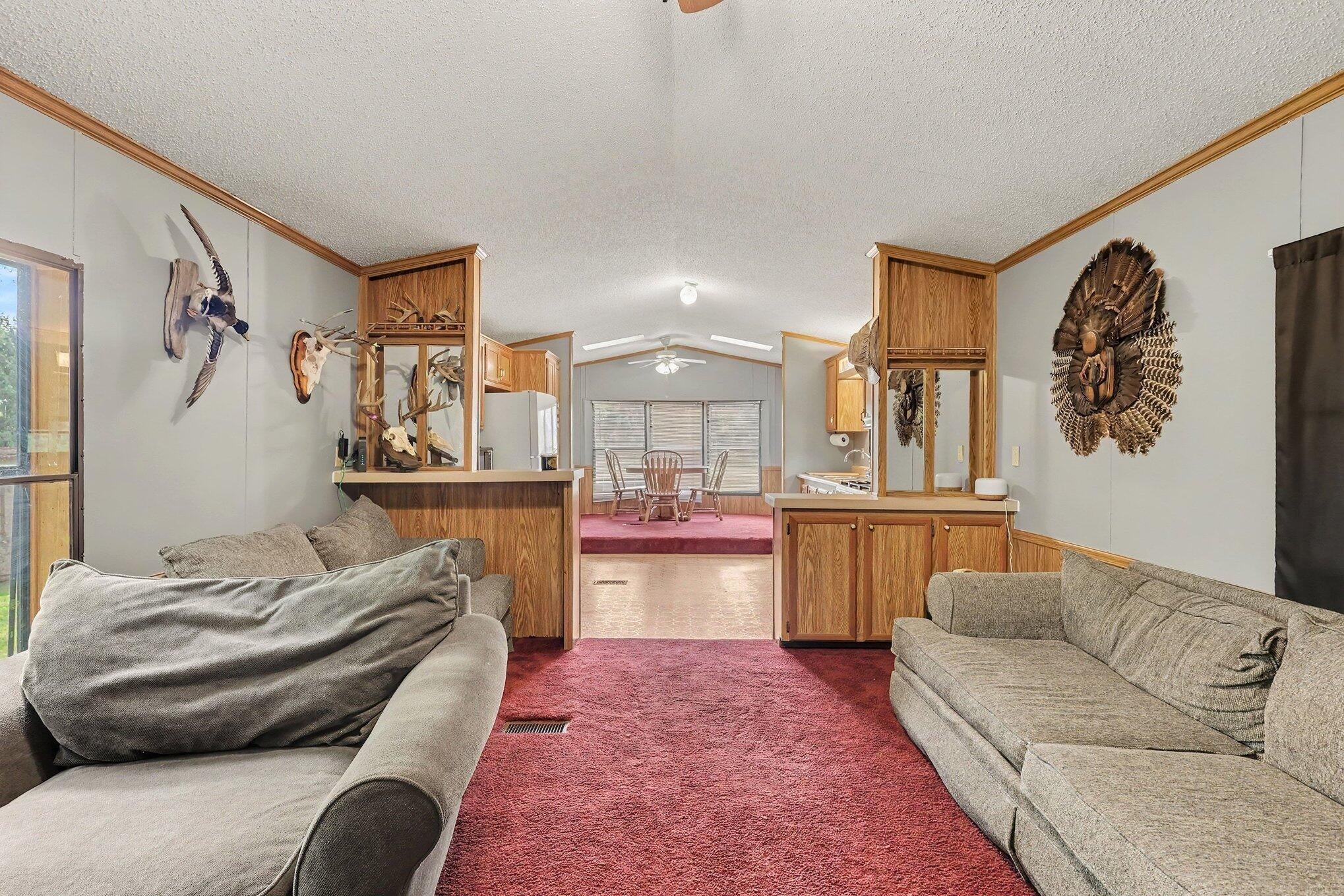 912 S Bossett Road