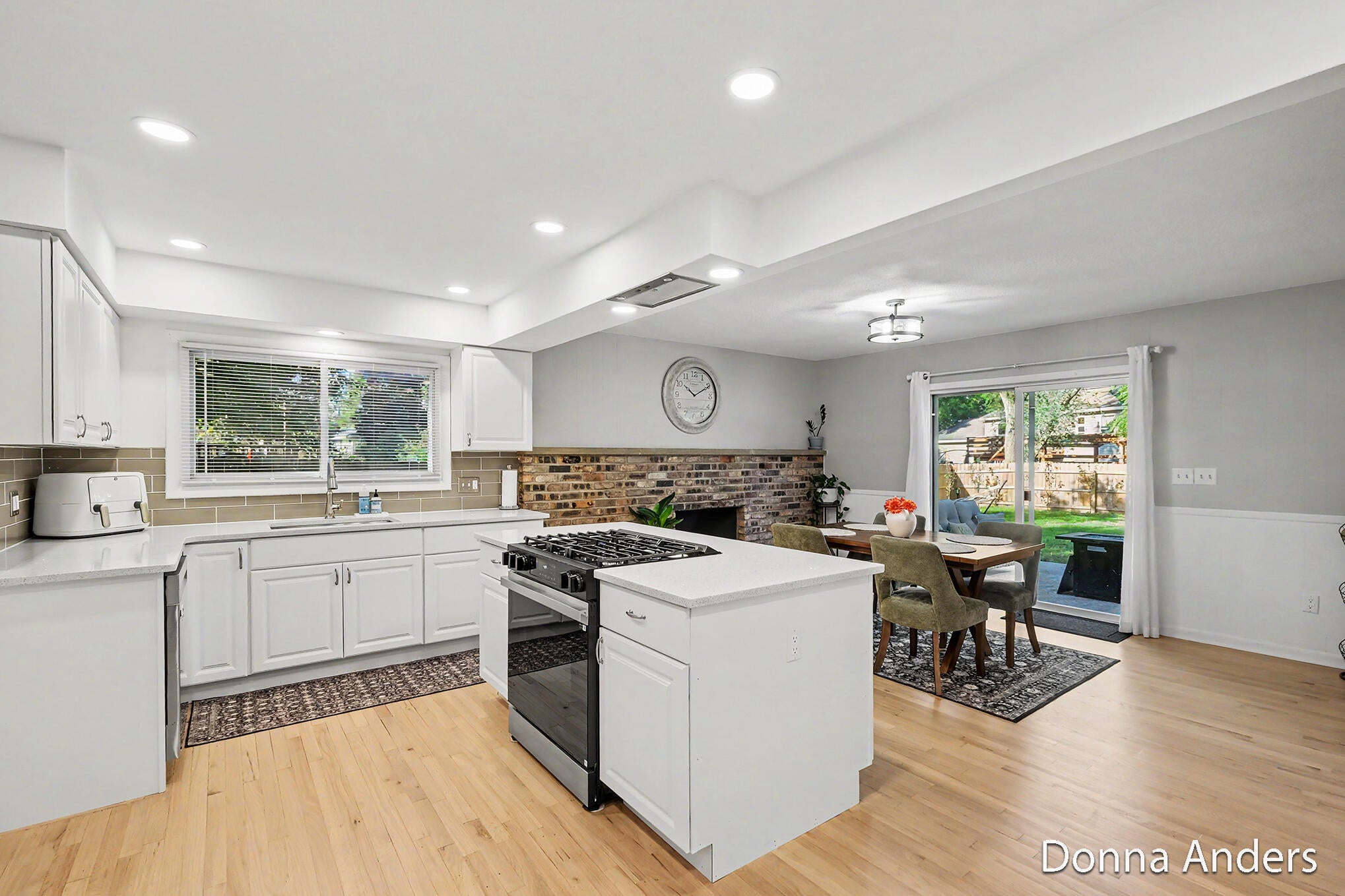 5581 Edgelawn Drive SE