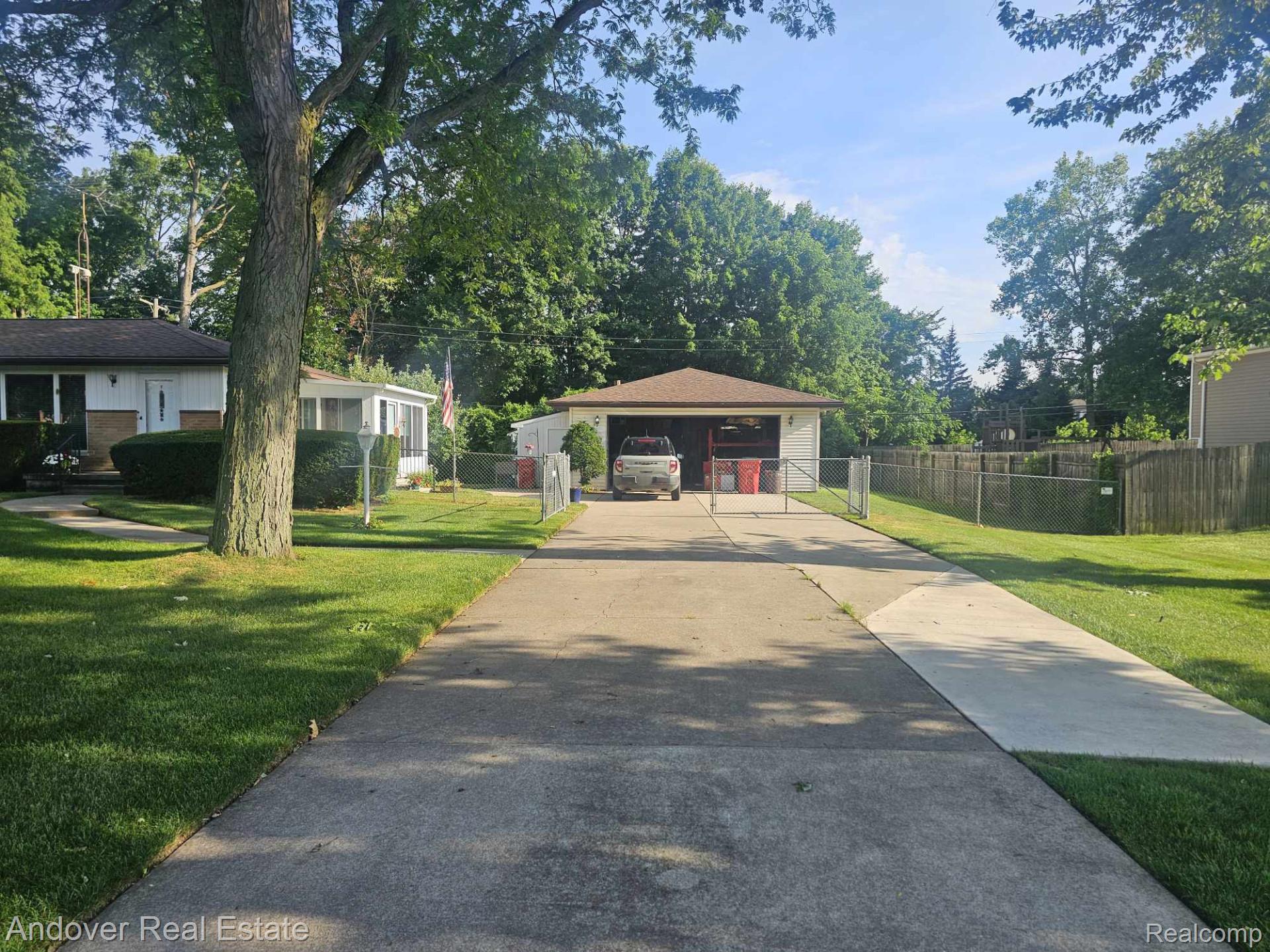 8060 Waschull Drive