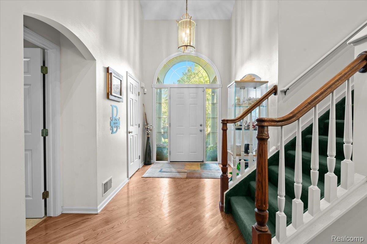 1227 Briarwood Court