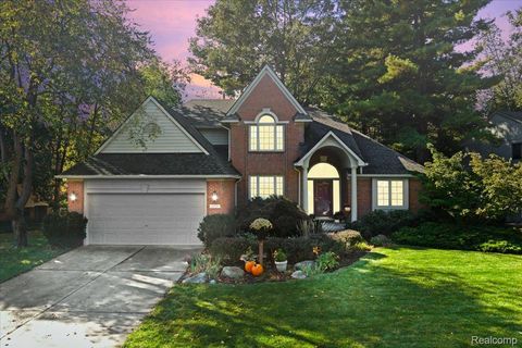 1227 Briarwood Court Wixom City MI 48393