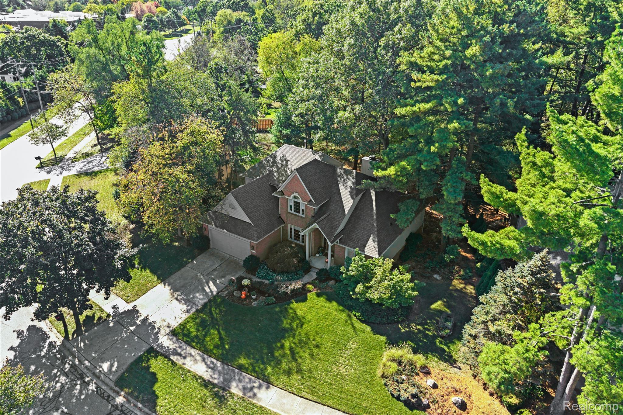 1227 Briarwood Court