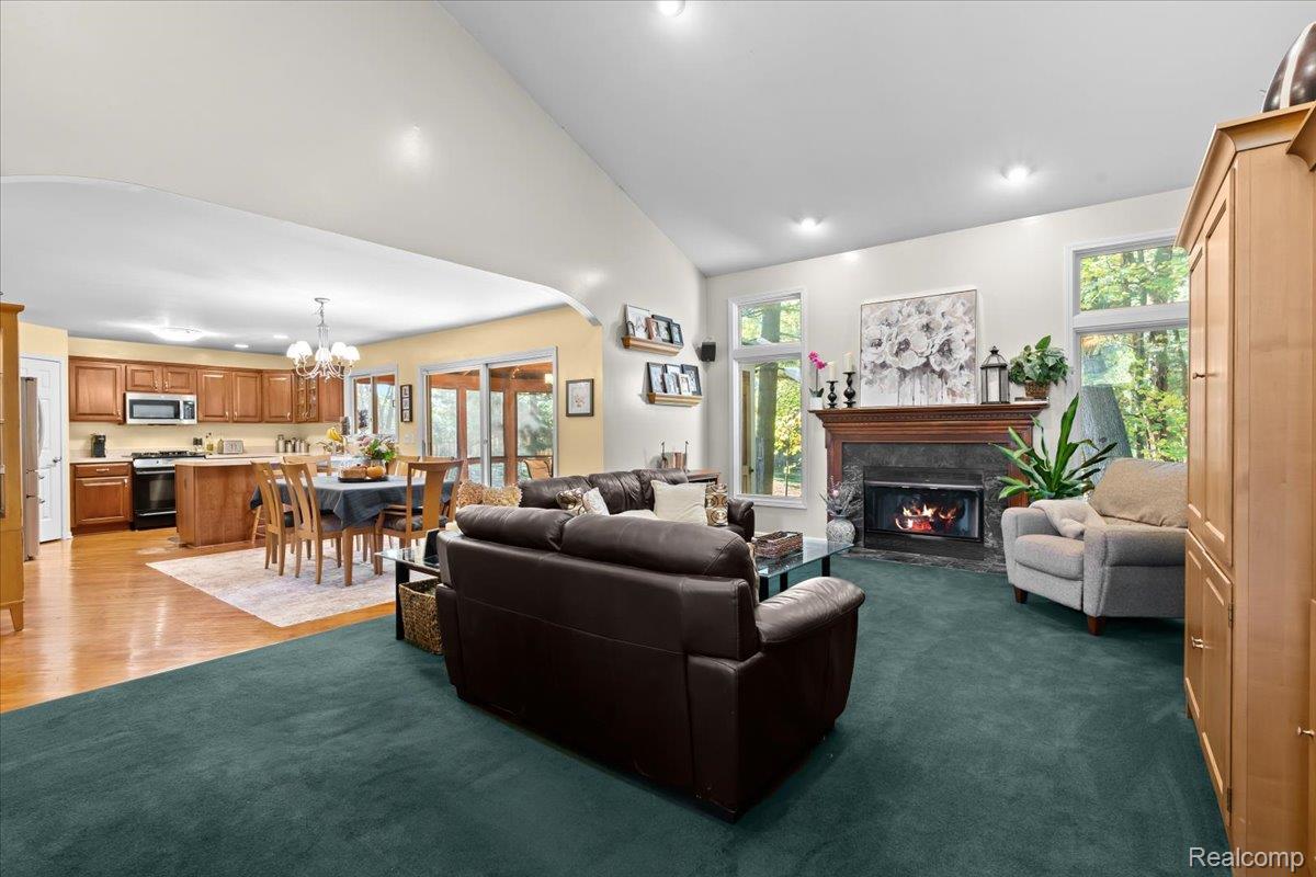 1227 Briarwood Court