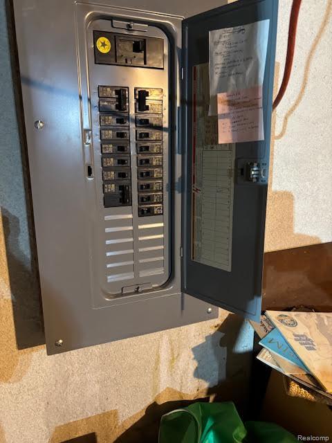 Farmington Hills City Oakland, Michigan 48336, United States, 3 Bedrooms Bedrooms, ,3 BathroomsBathrooms,Residential,Active,126665