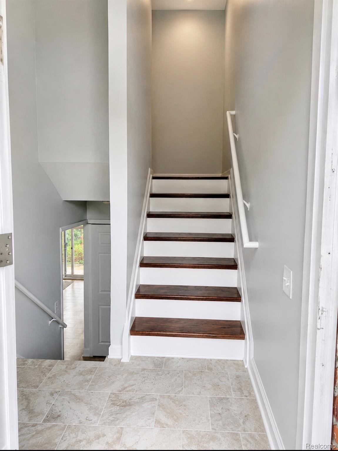 211 Hacker Street