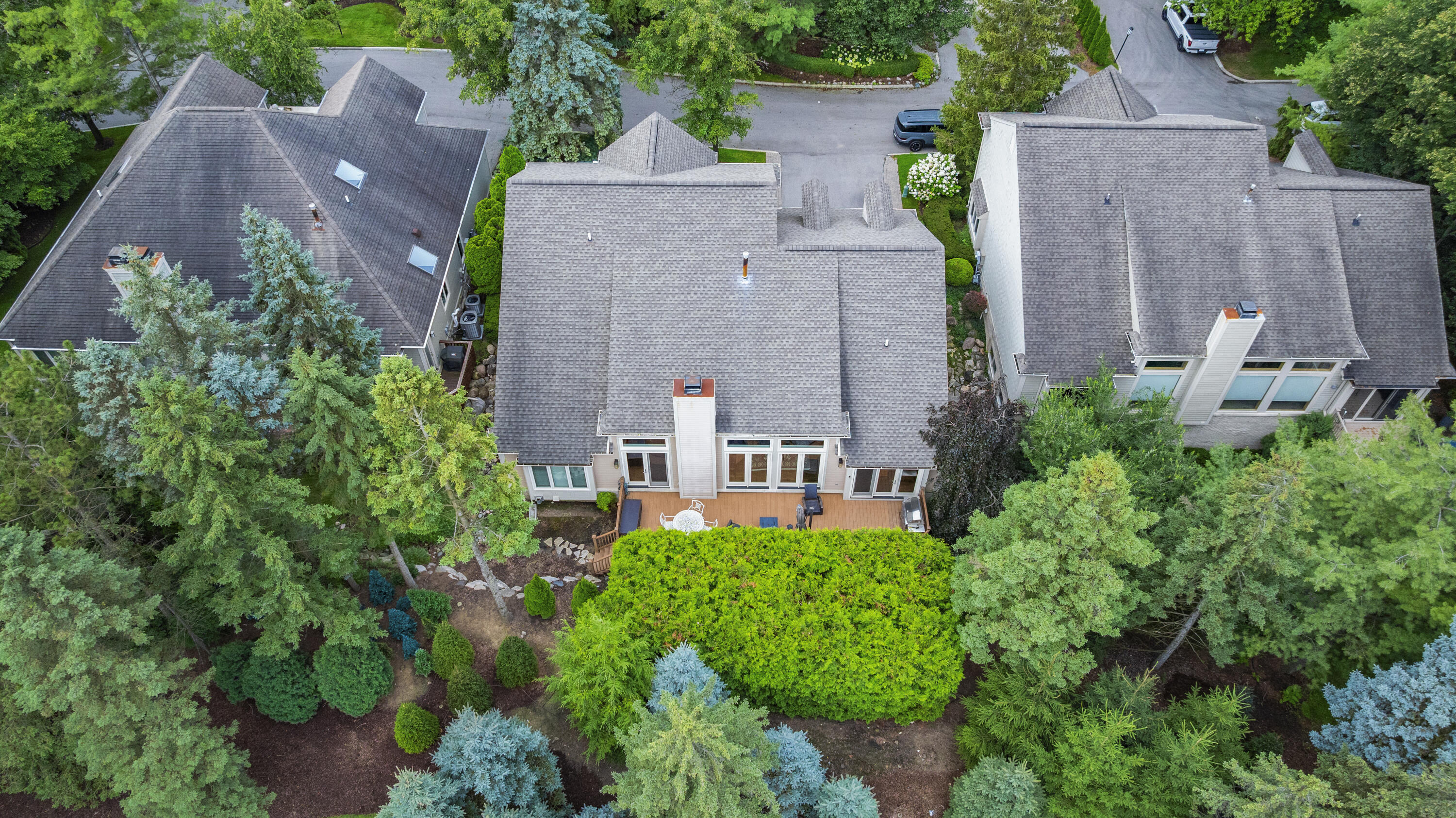 33 Boulder Lane