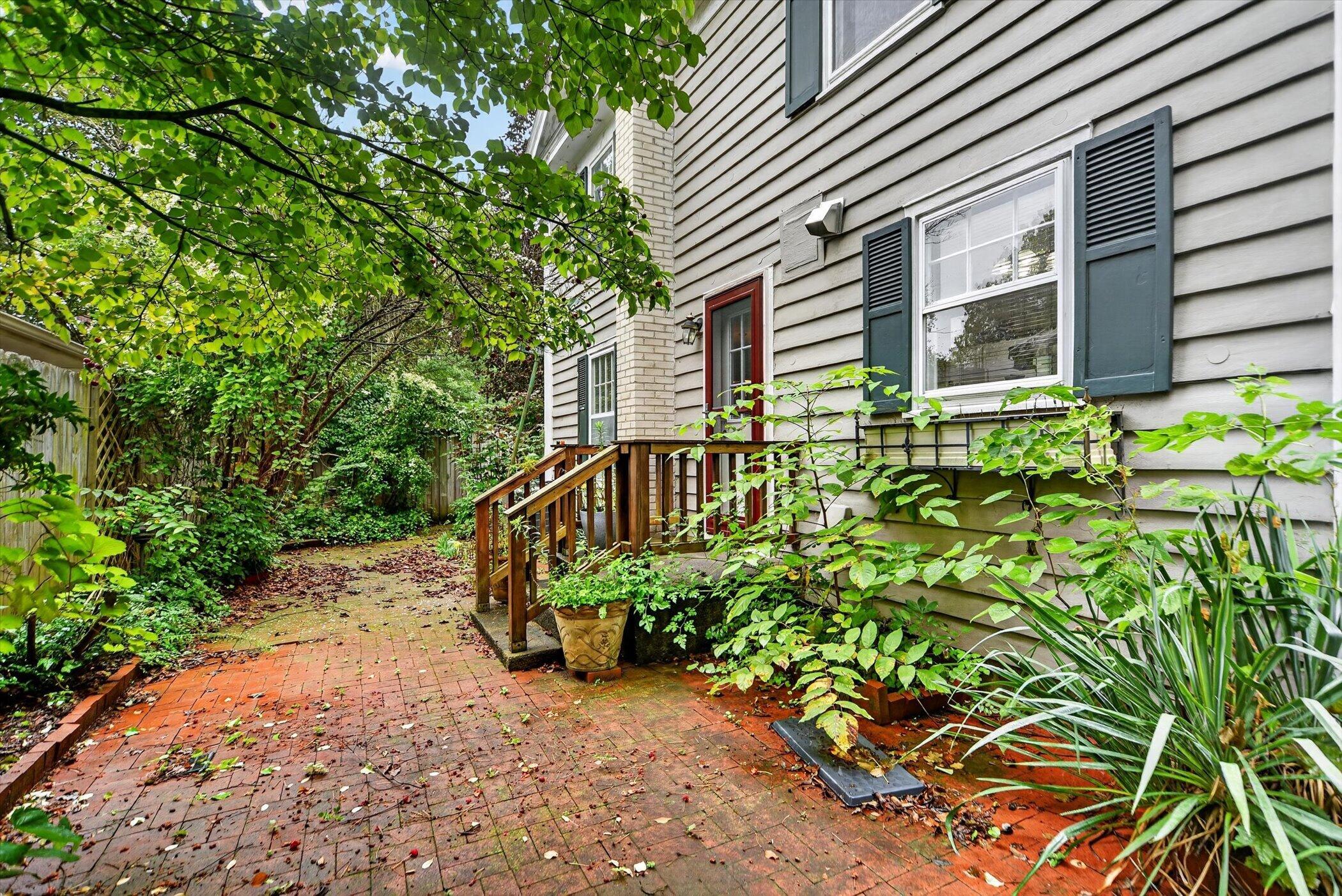 421 Elizabeth Street
