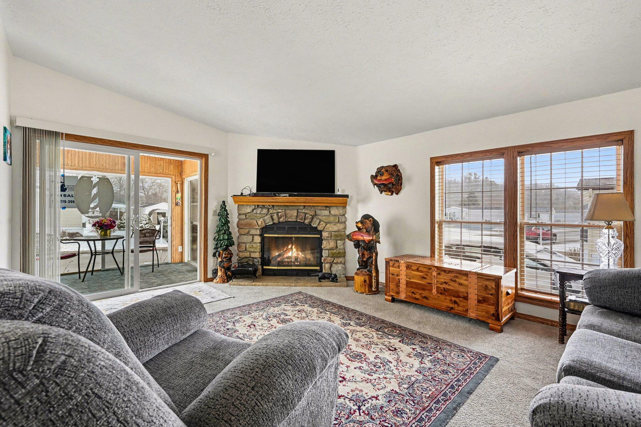 5552 Goldenrod Street