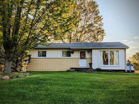 2115 DEERFIELD Drive Flint Charter Township Genesee MI 48532