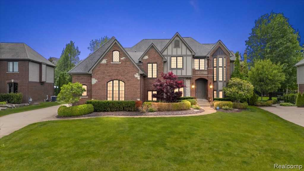 2885 Ambleside Court