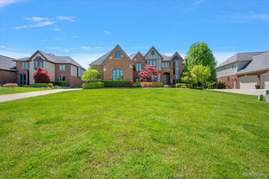 2885 Ambleside Court