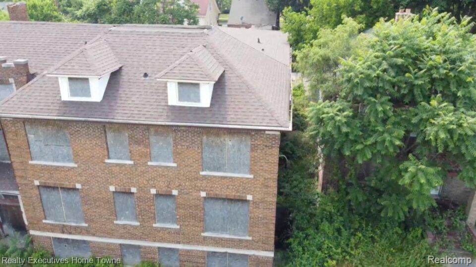 16159 Log Cabin Street