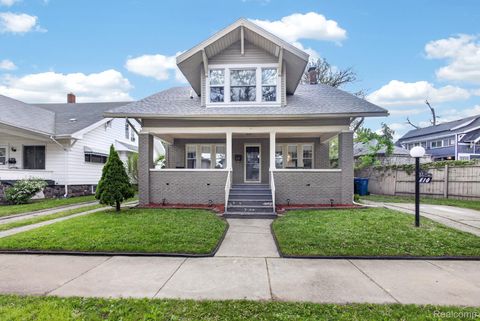 Photo of 810 E 8th Street, Flint City, MI 48503 (MLS # 20261036513)
