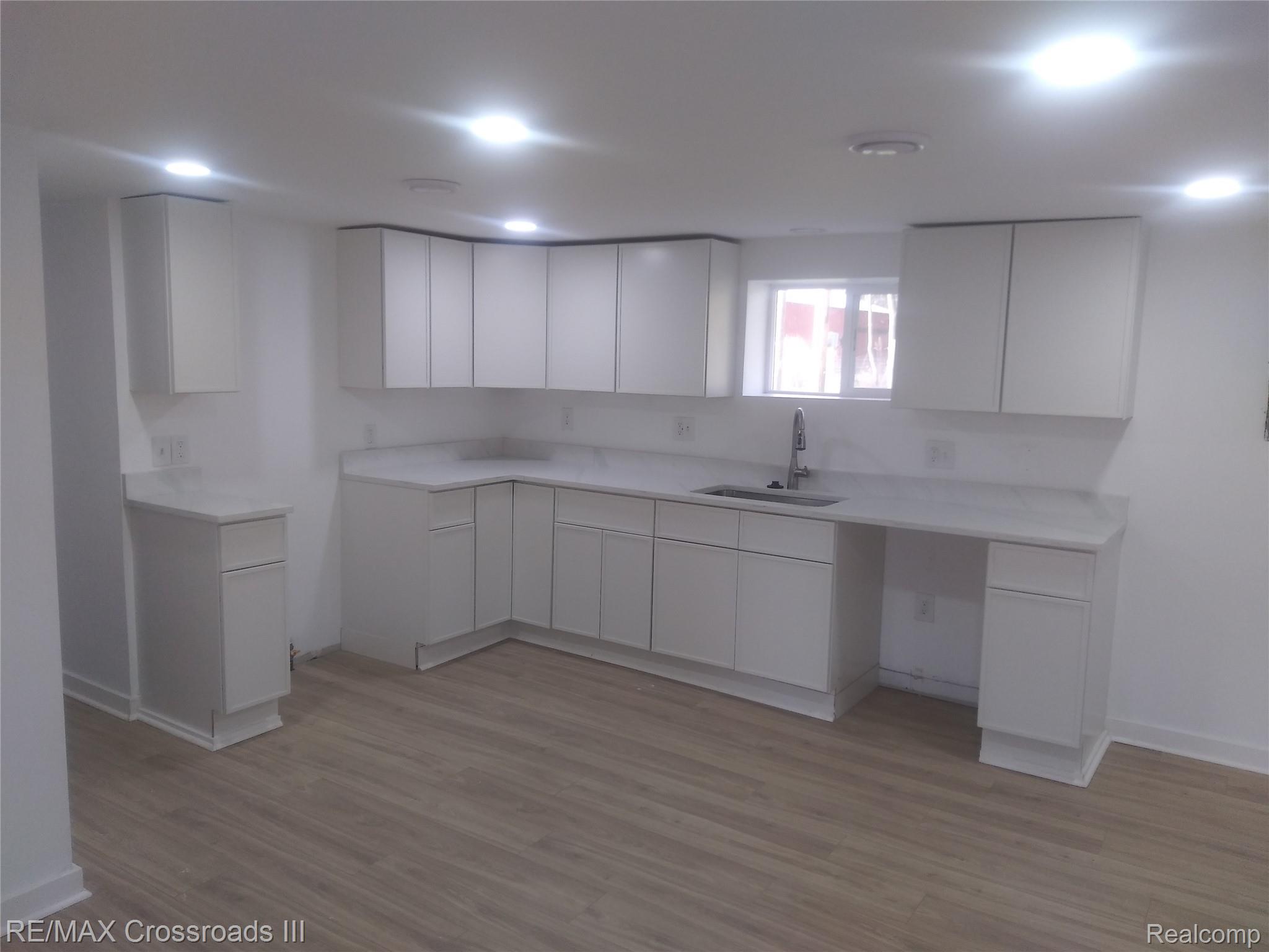 5424 Oakville Waltz Road