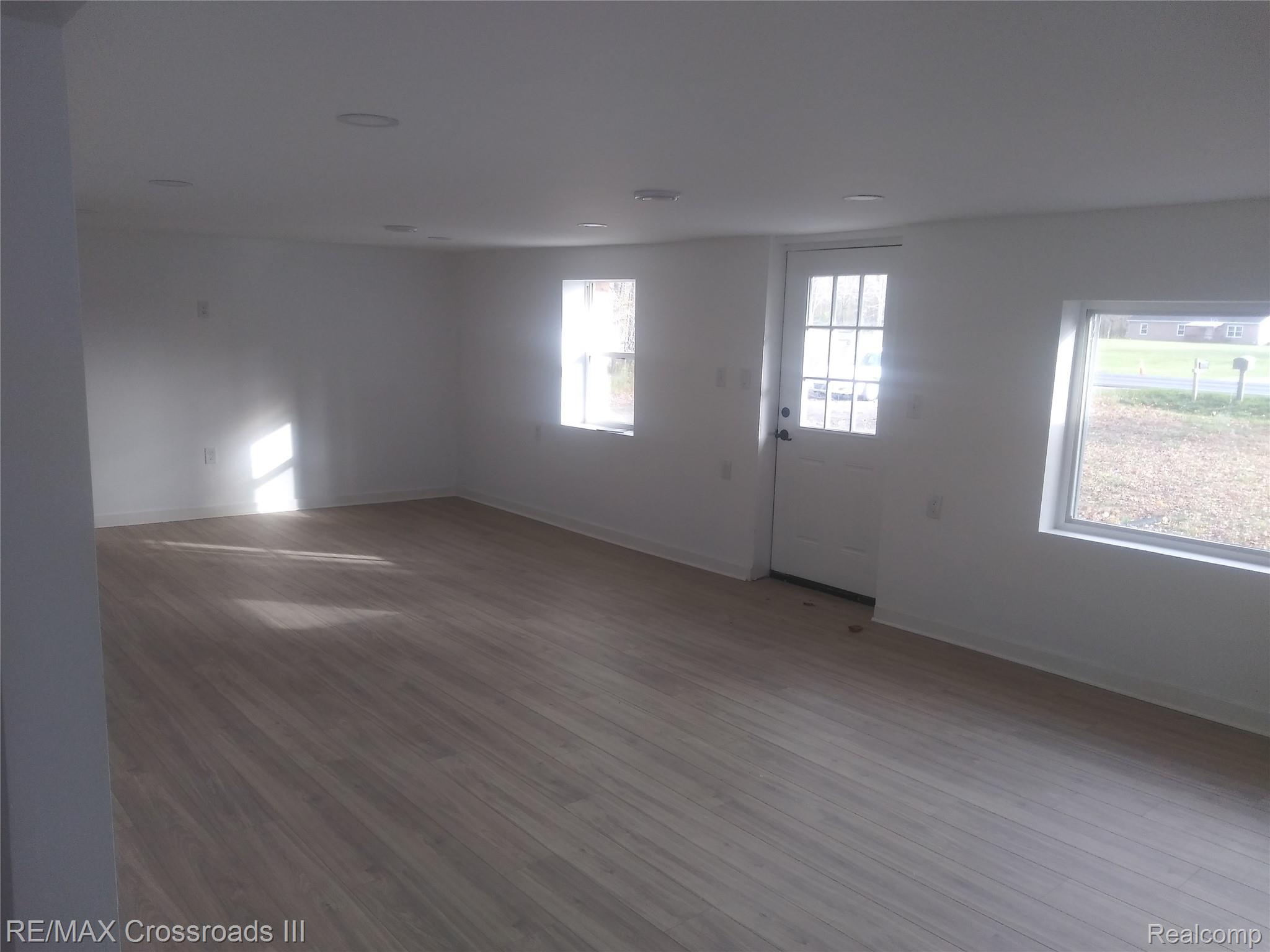 5424 Oakville Waltz Road