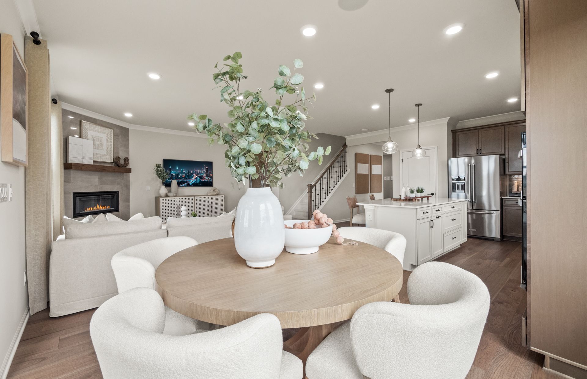 785 W SPANIEL Drive