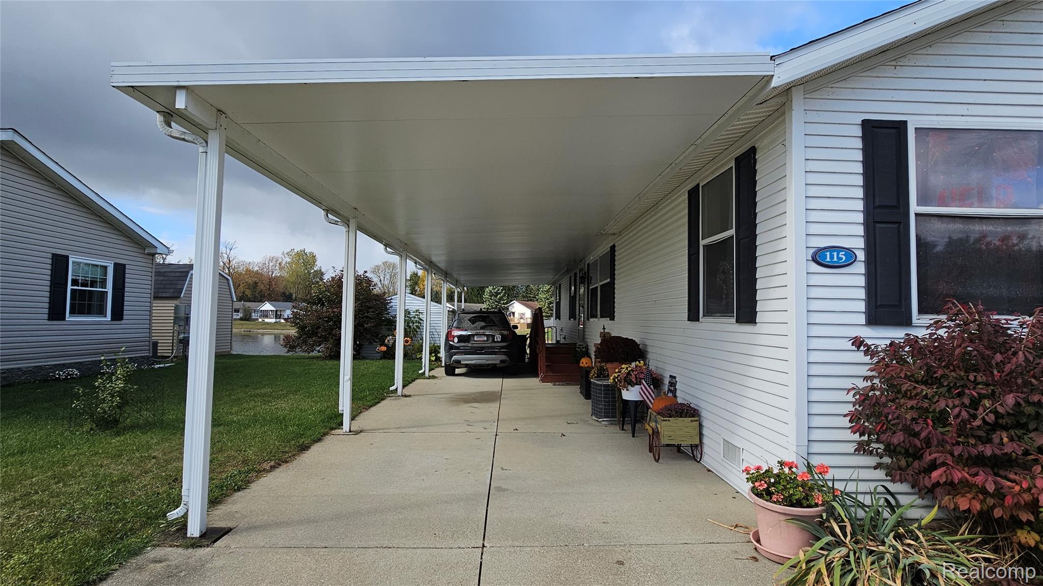 115 Pine Lakes Drive W