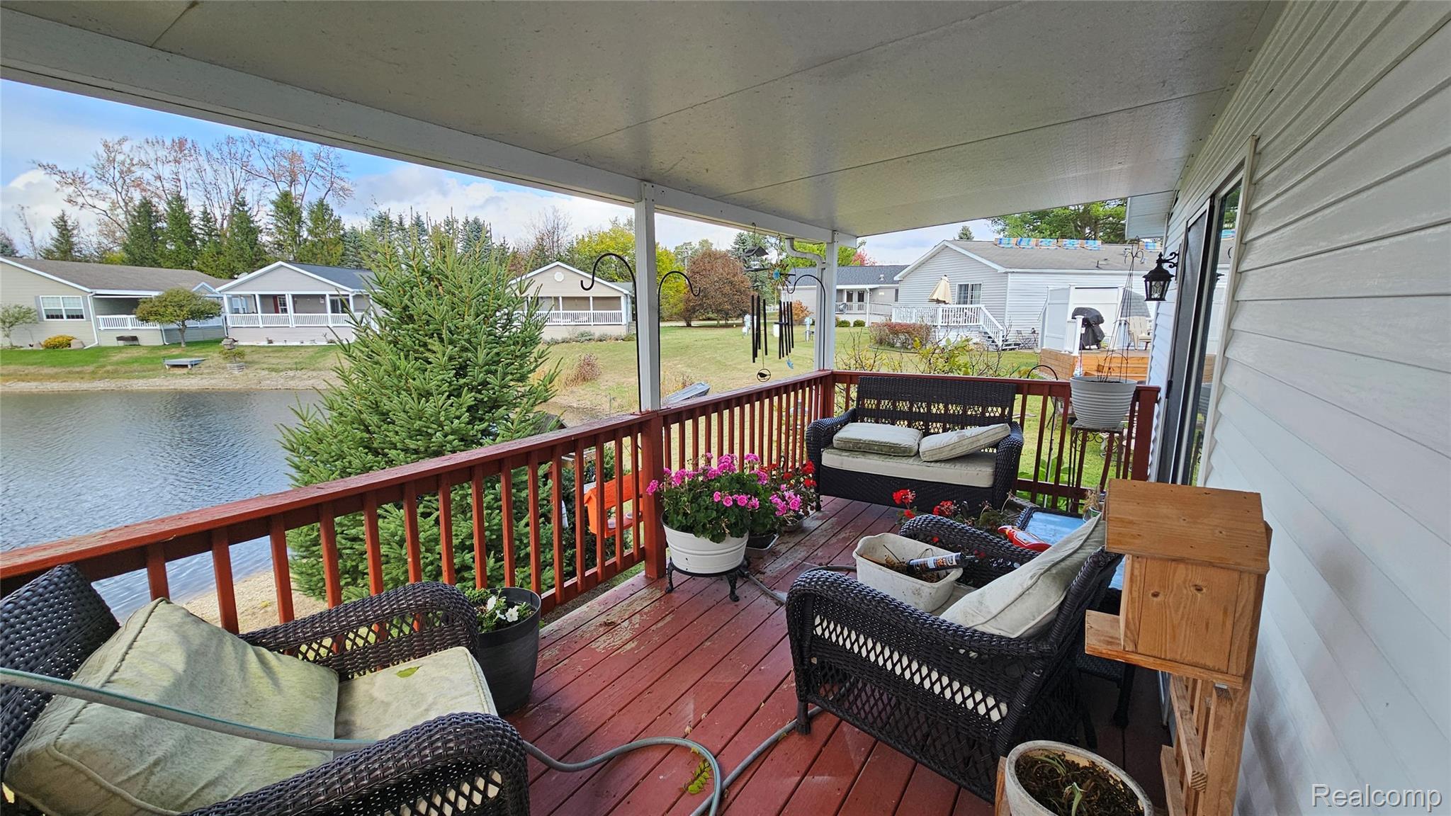 115 Pine Lakes Drive W