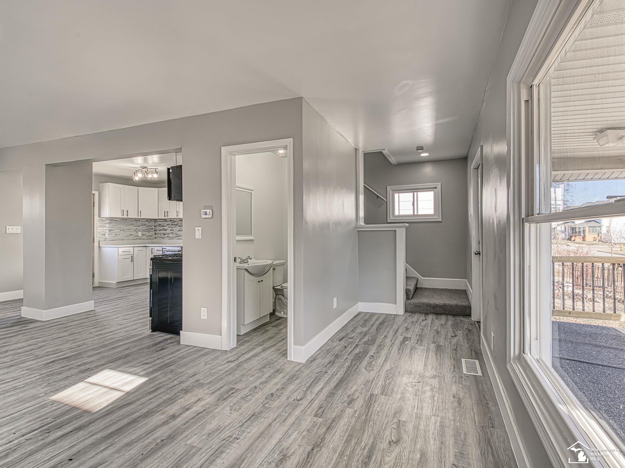 465 Riverview Avenue