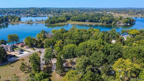 Tiny photo for 4120 Lotus Drive, Waterford Charter Township, MI 48329 (MLS # 20261010231)