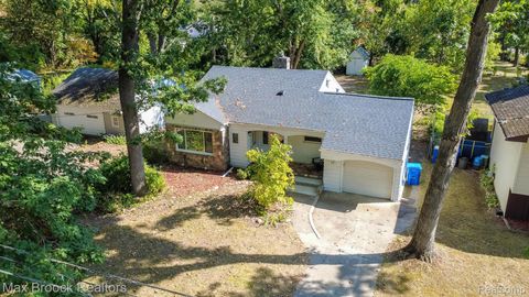 Tiny photo for 4120 Lotus Drive, Waterford Charter Township, MI 48329 (MLS # 20261010231)