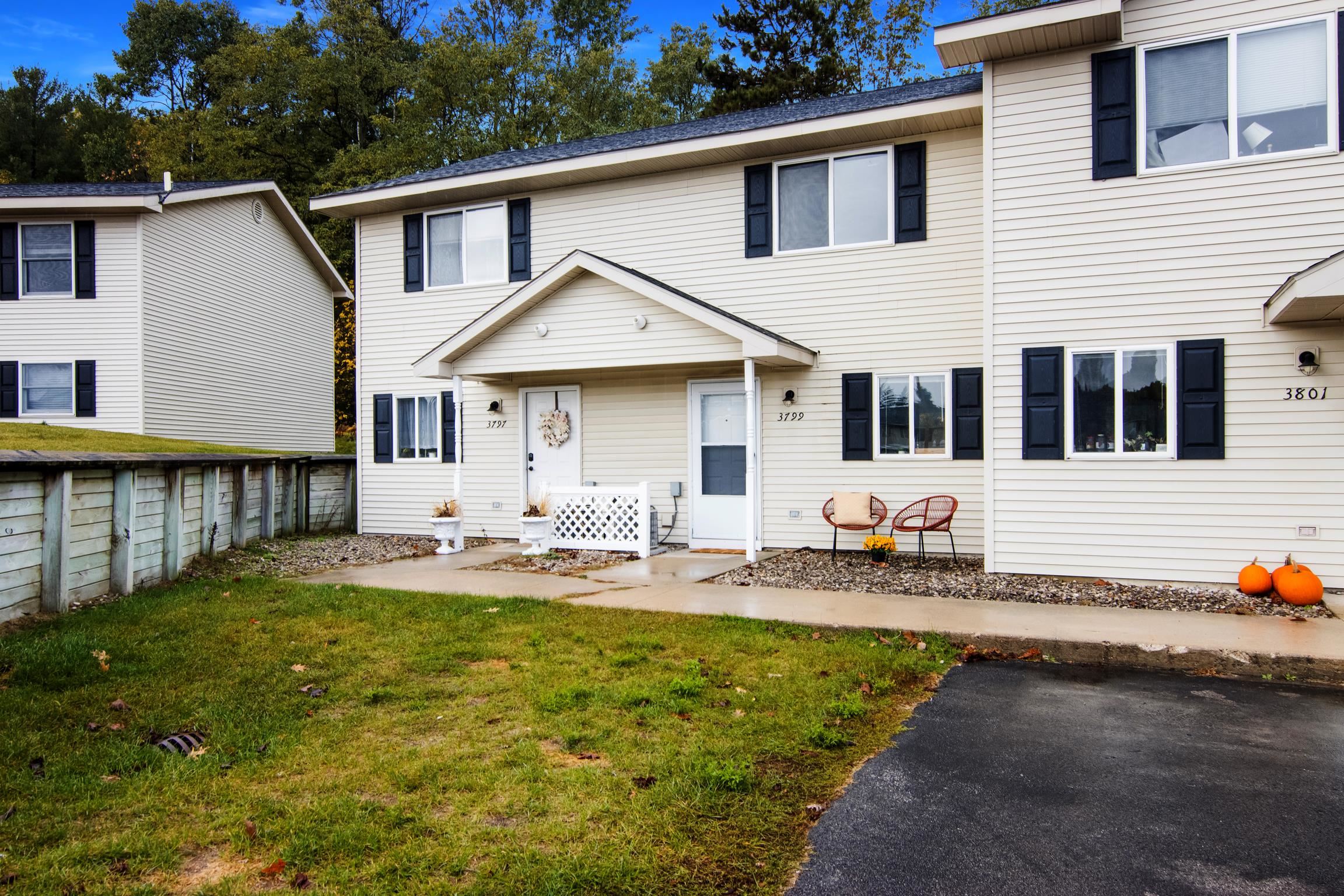 3799 Vale Drive
