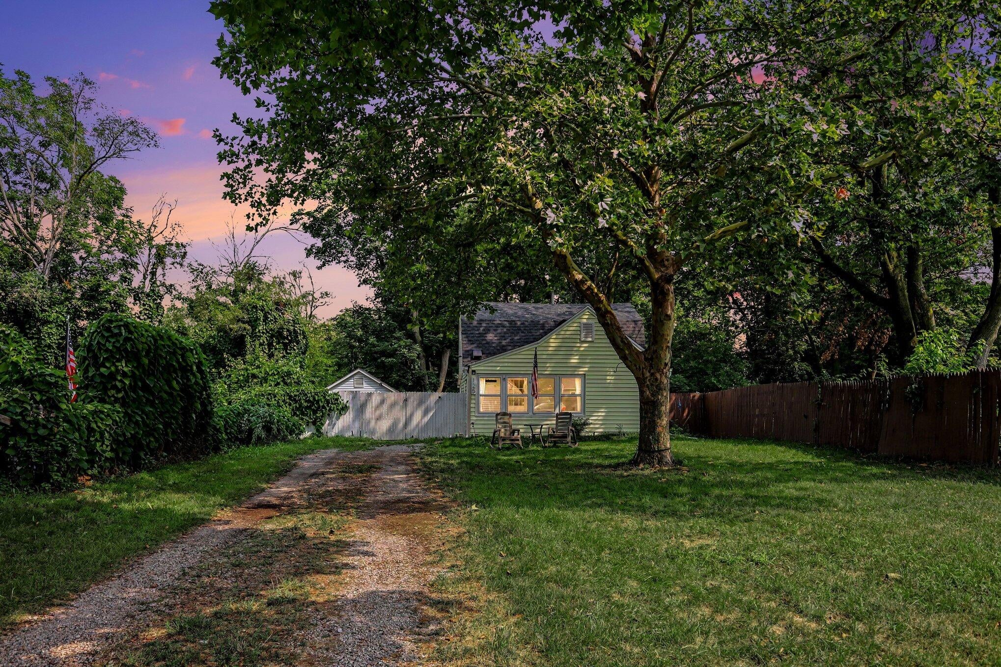 125 Maplelawn Street SE
