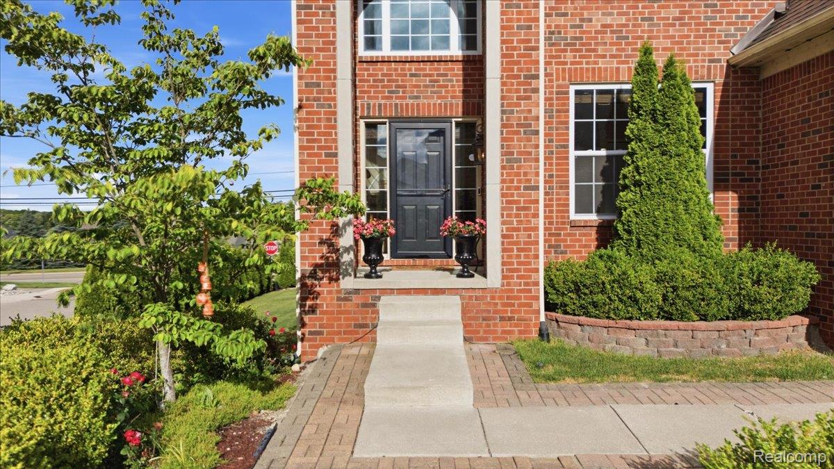 4810 E Stonegate Circle